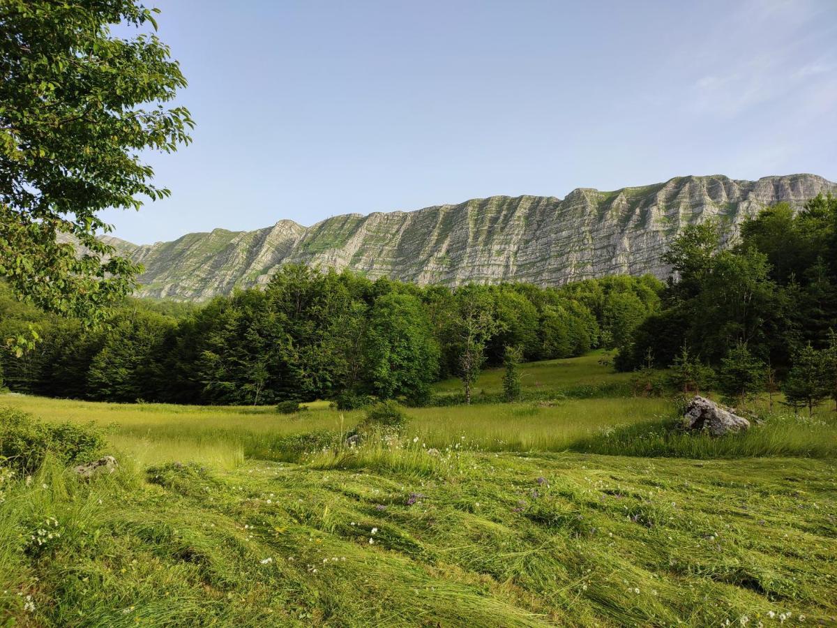 Cemerno Cottage Gacko 외부 사진