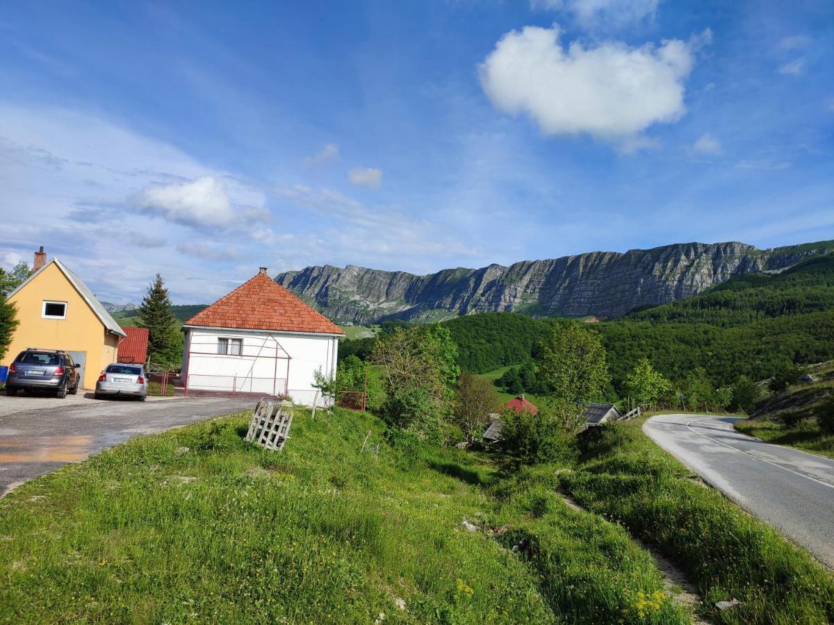 Cemerno Cottage Gacko 외부 사진
