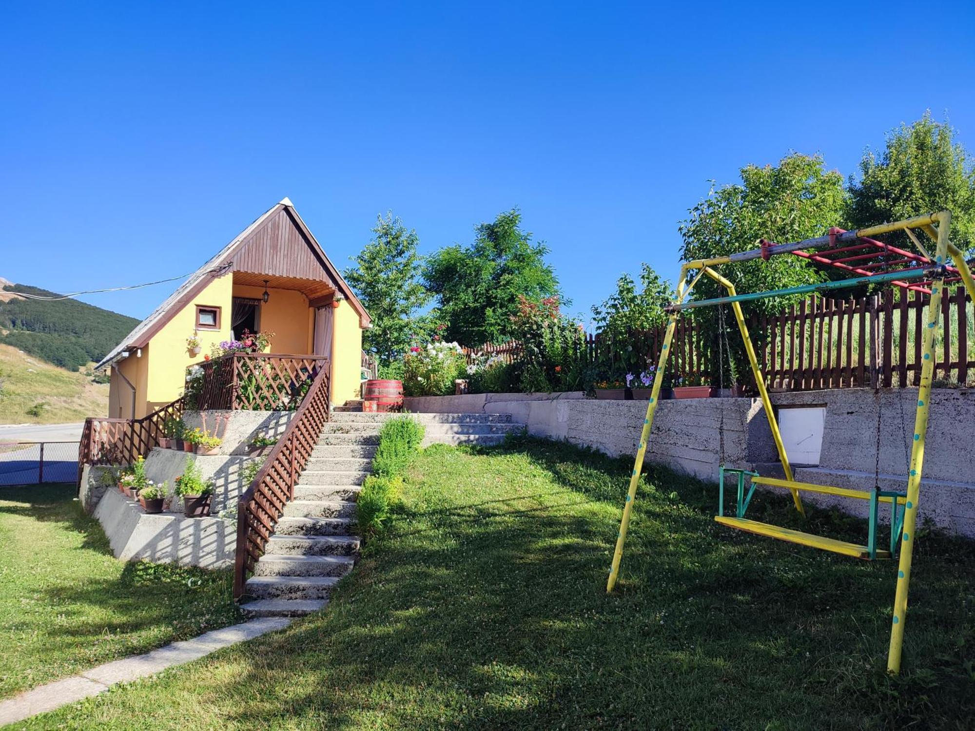 Cemerno Cottage Gacko 외부 사진